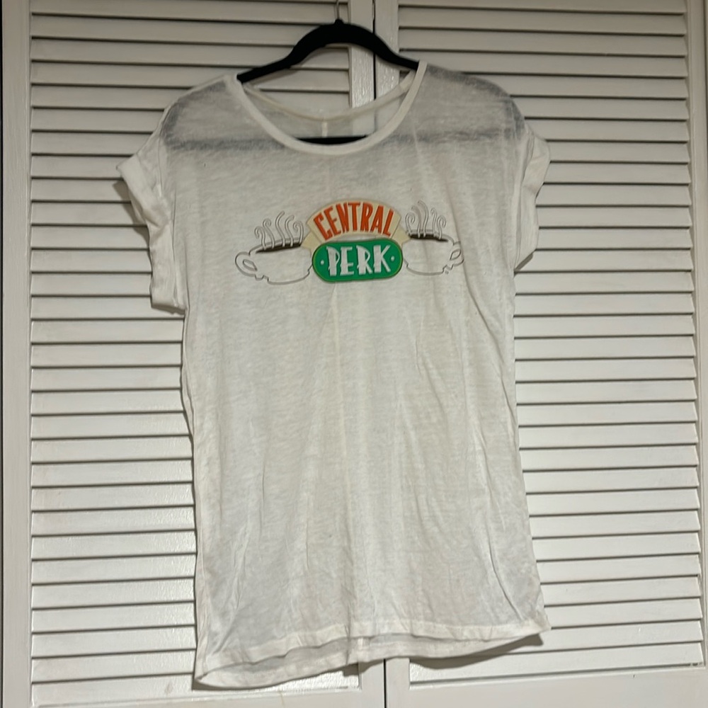 Central Perk Coffee Shop Tee Shirt! Friends!